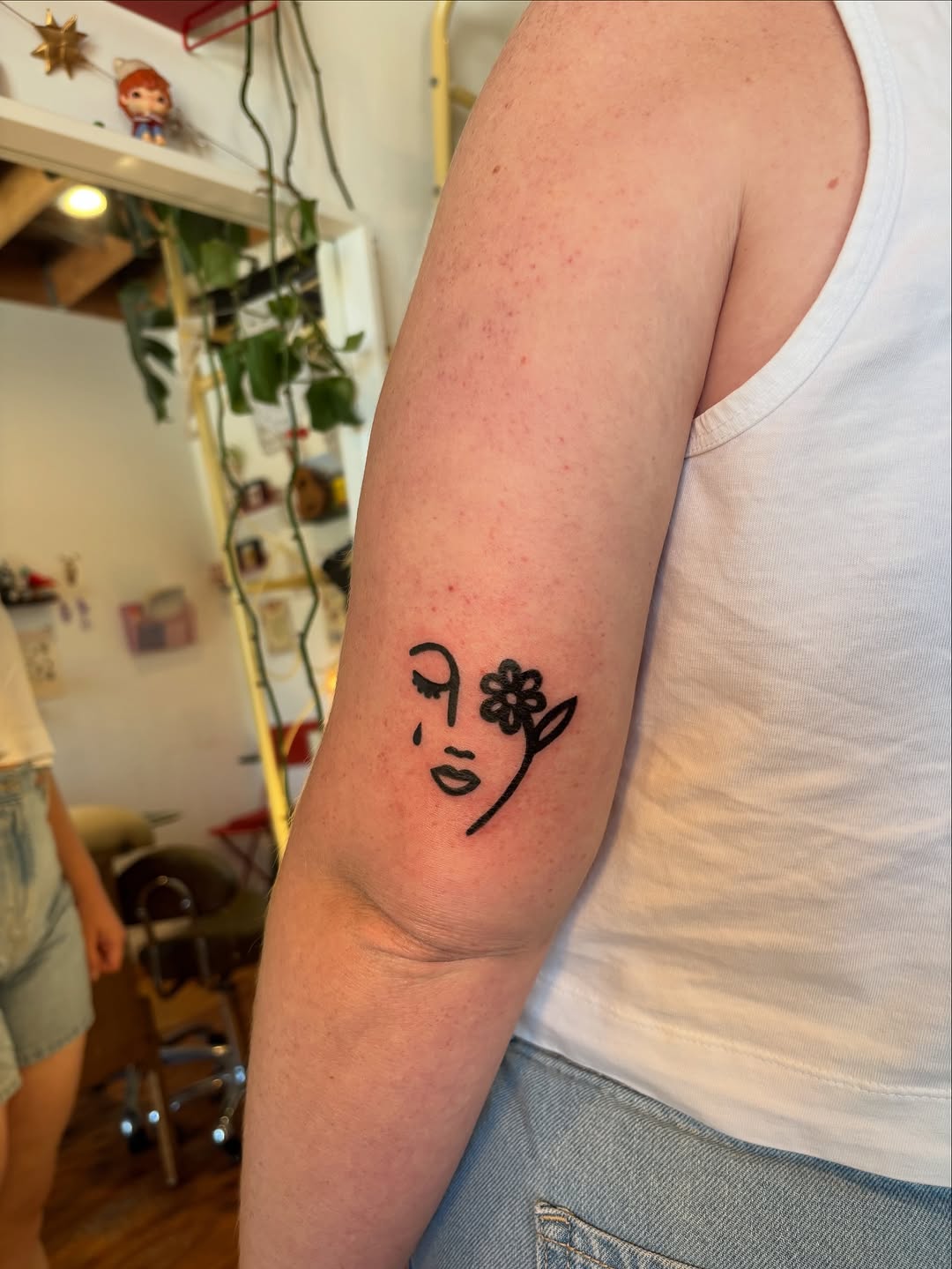 Tattoo by @sunshineyellowtattoos โ fine_line