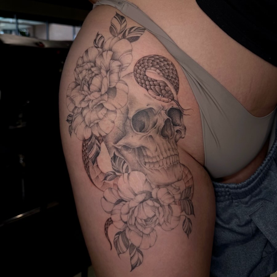 Tattoo by @gimilt.tattoos โ realism, black_and_grey