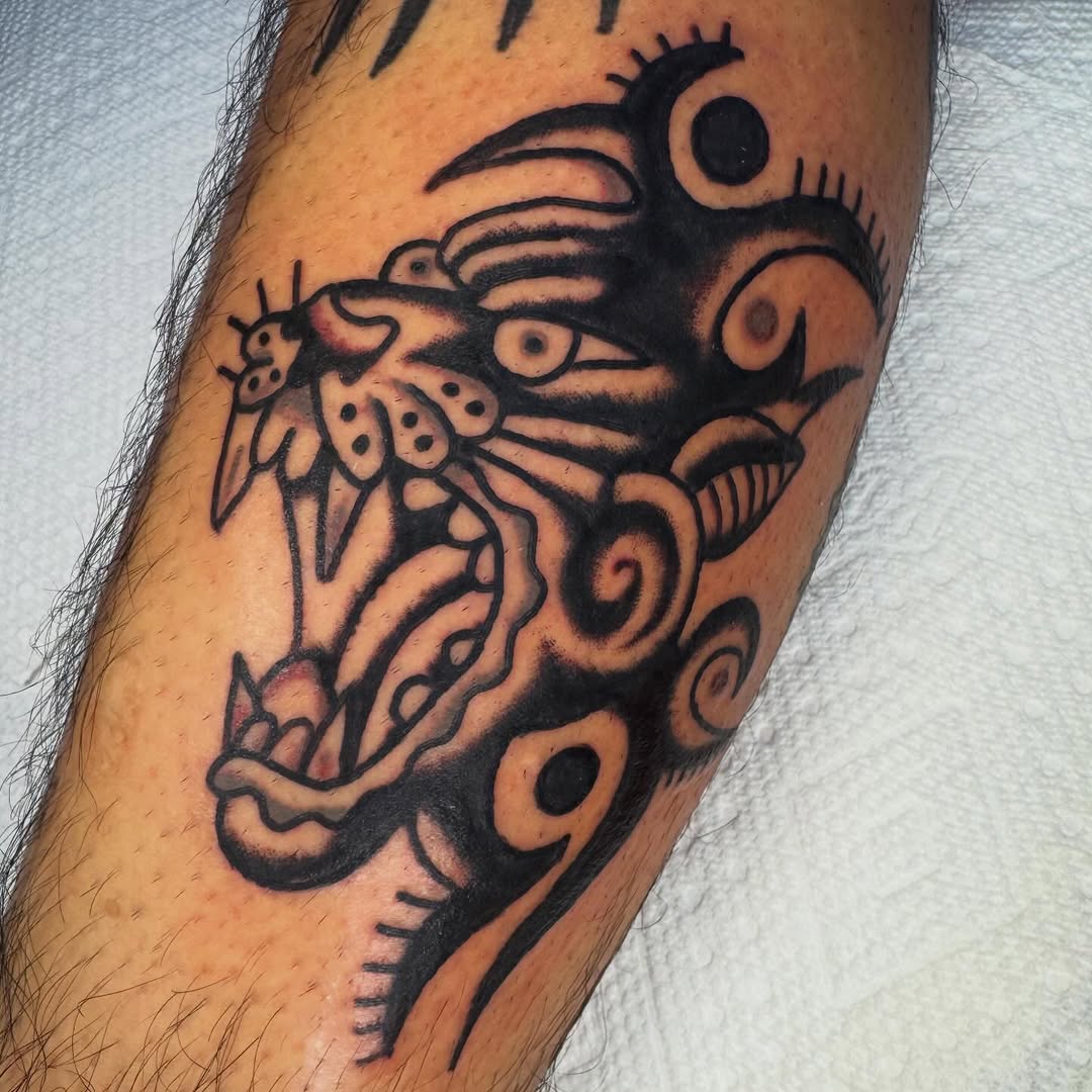 Tattoo by @emil.dz.tattoo โ american_traditional, blackwork