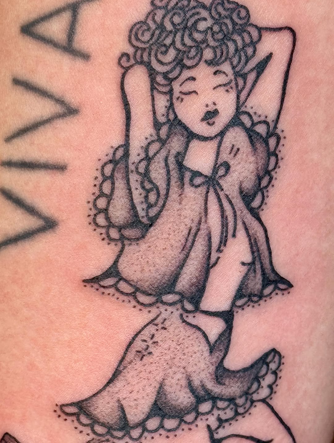 Tattoo by @_jackiesque โ blackwork