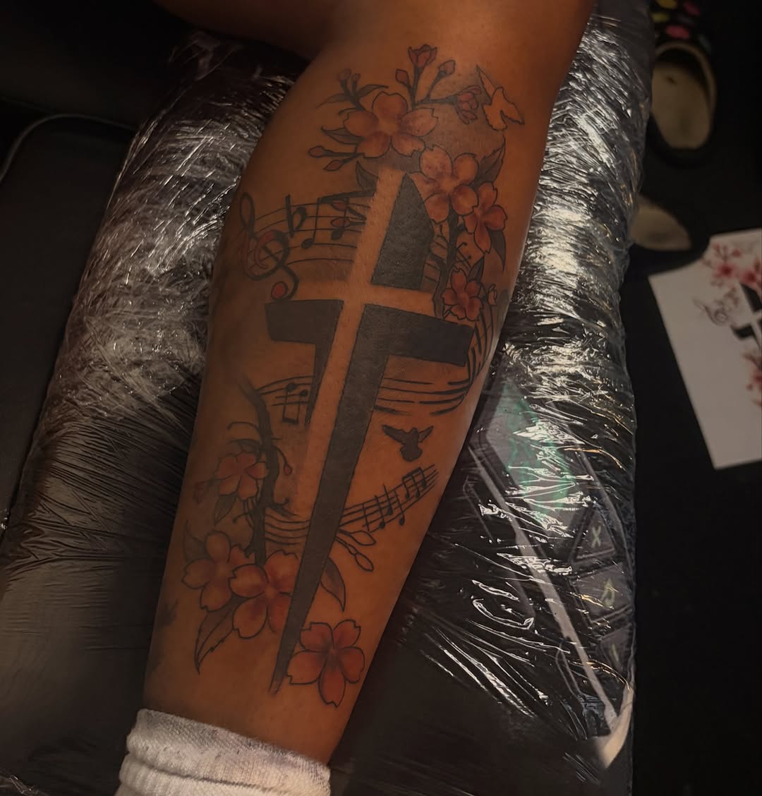 Tattoo by @tattedby_t โ black_and_grey