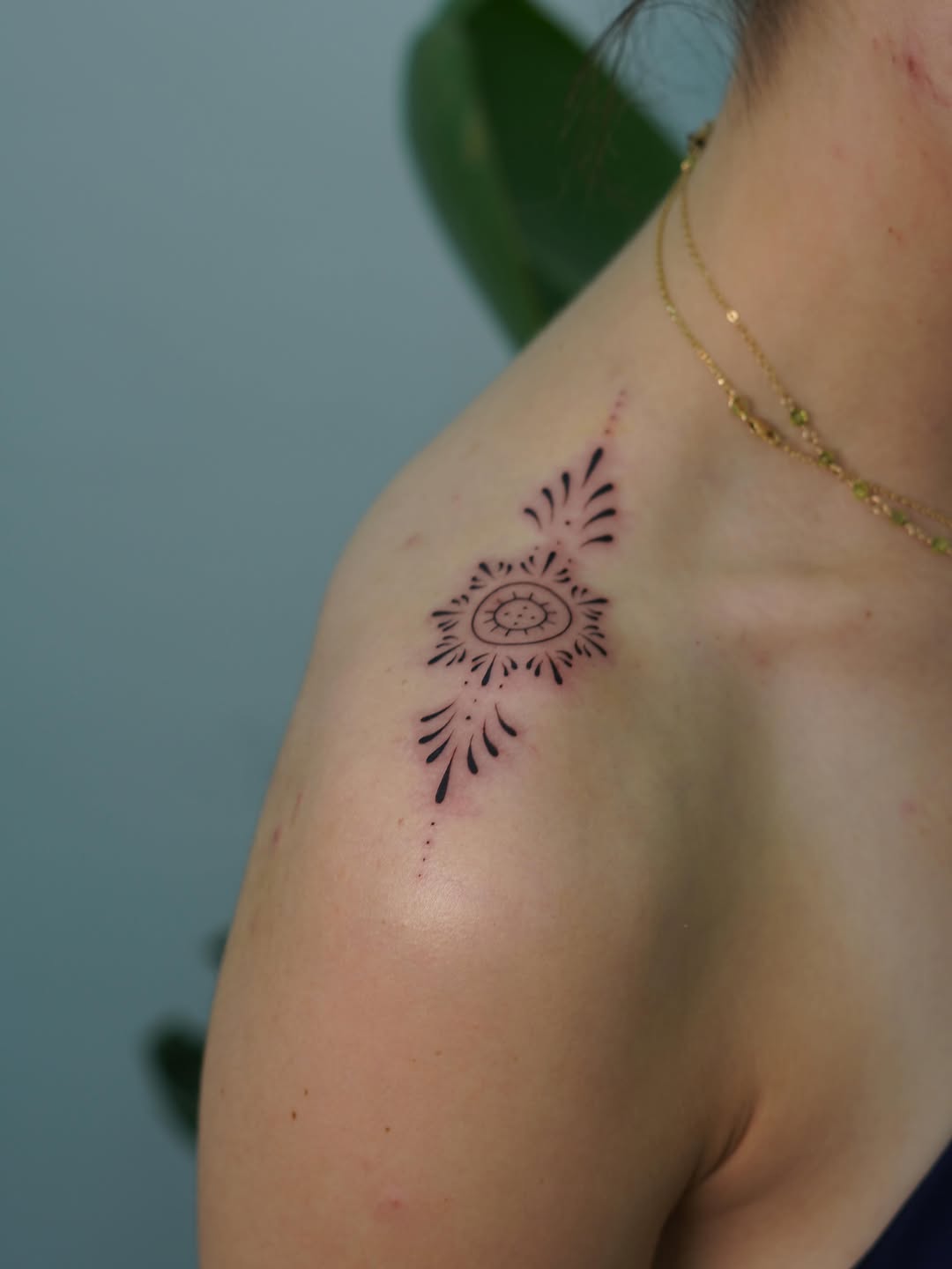 Tattoo by @danaeoxotattoos โ fine_line, geometric