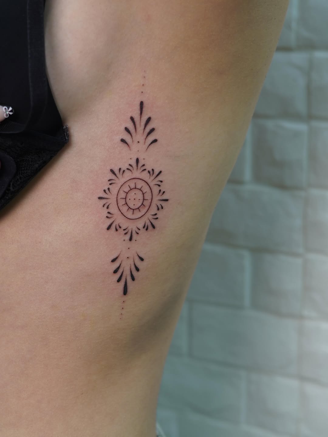 Tattoo by @danaeoxotattoos โ fine_line, geometric