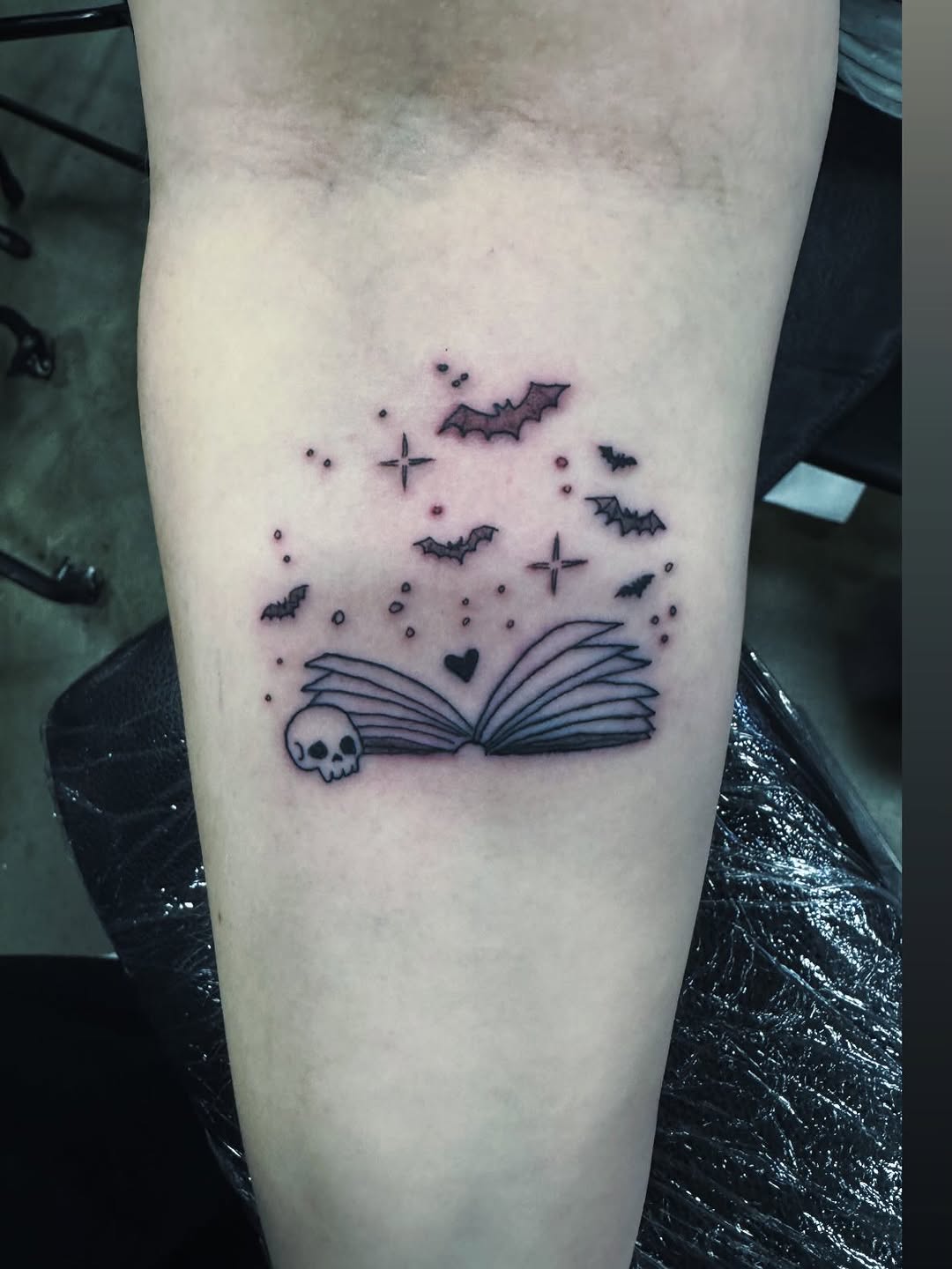 Tattoo by @tattoos_byoso โ fine_line, illustrative