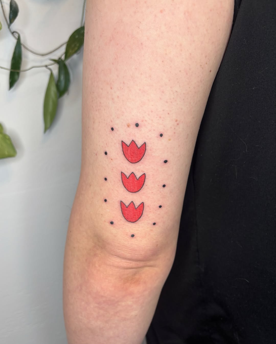 Tattoo by @tattoodlz — minimalist