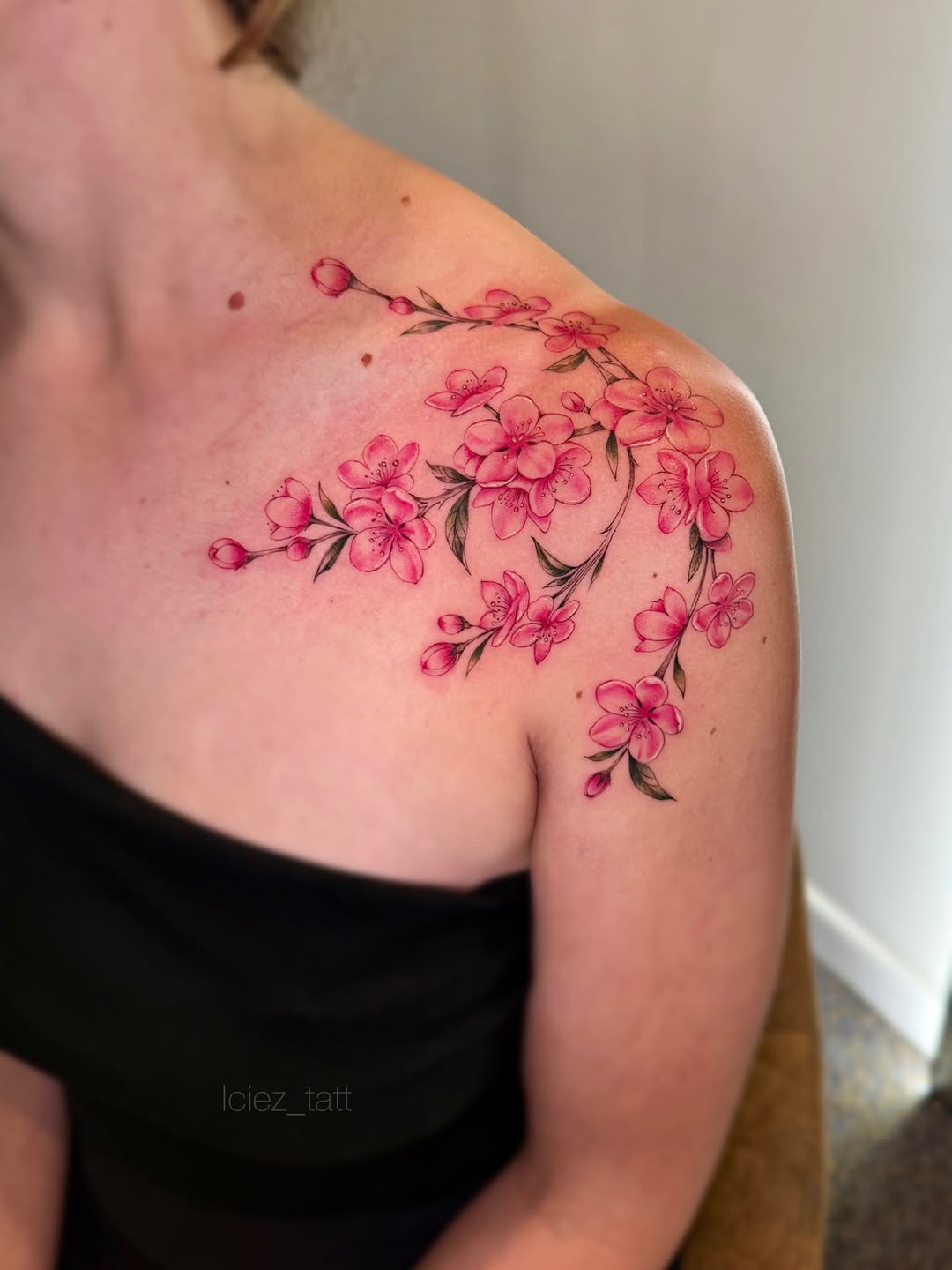 Tattoo by @iciez_tatt — illustrative, fine_line