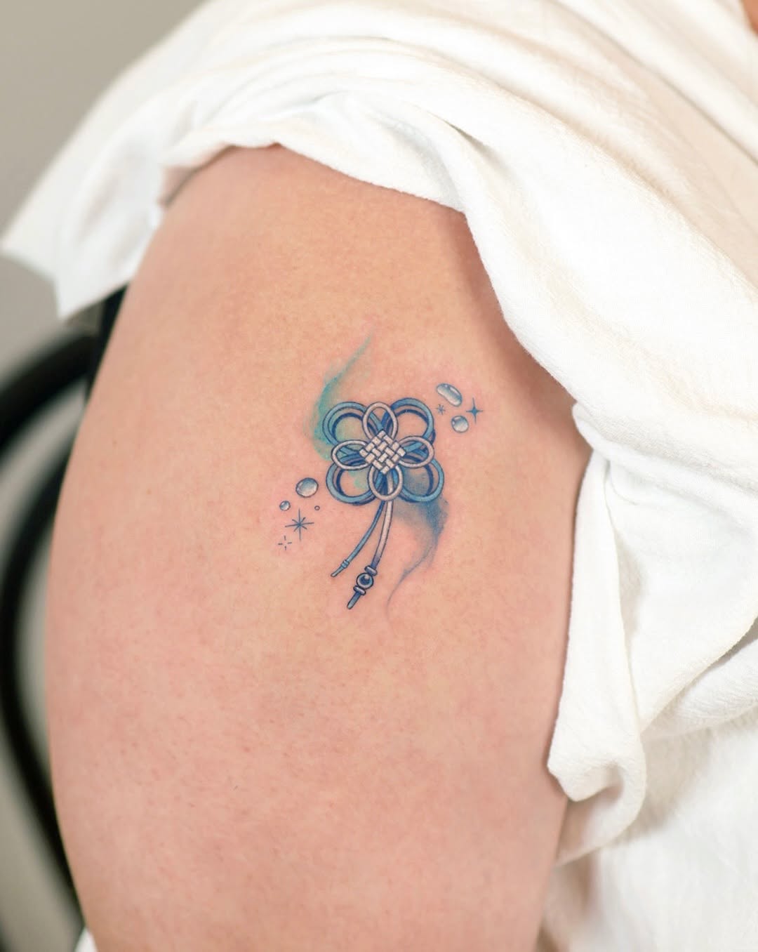 Tattoo by @zommi.tt — fine_line, watercolor