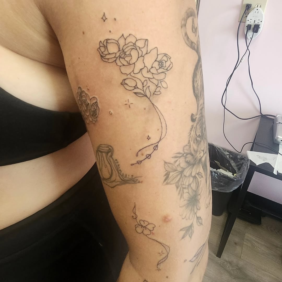 Tattoo by @merreart_007 β fine_line