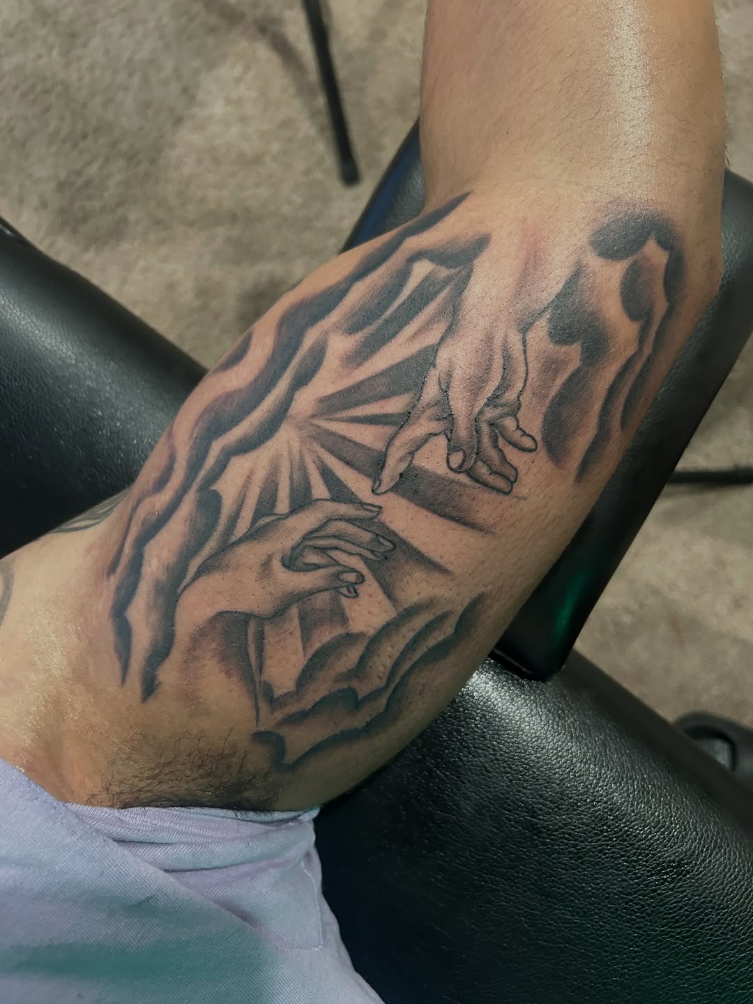Tattoo by @feeq.tattooz โ black_and_grey, realism