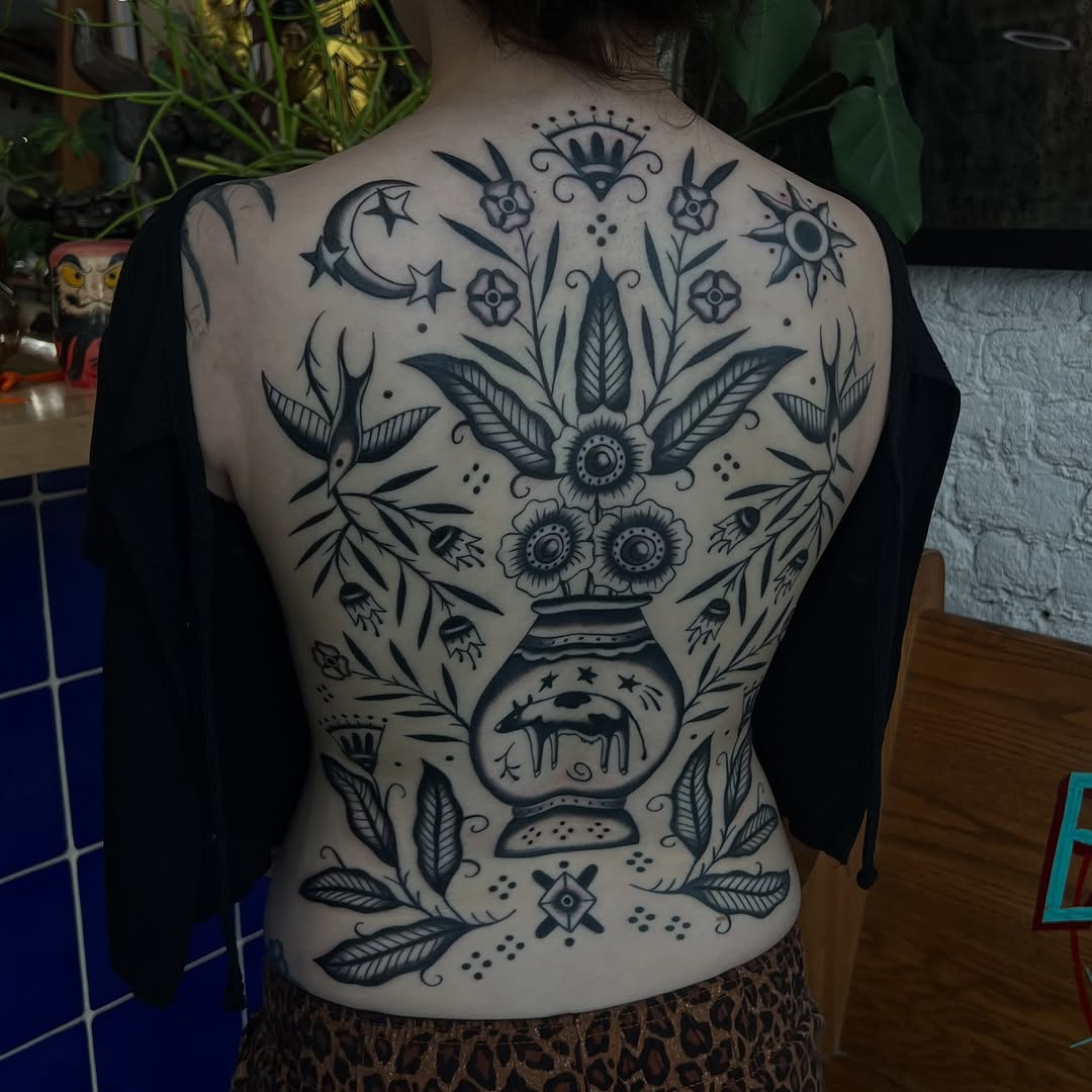 Tattoo by @erae.tattoo โ illustrative, blackwork