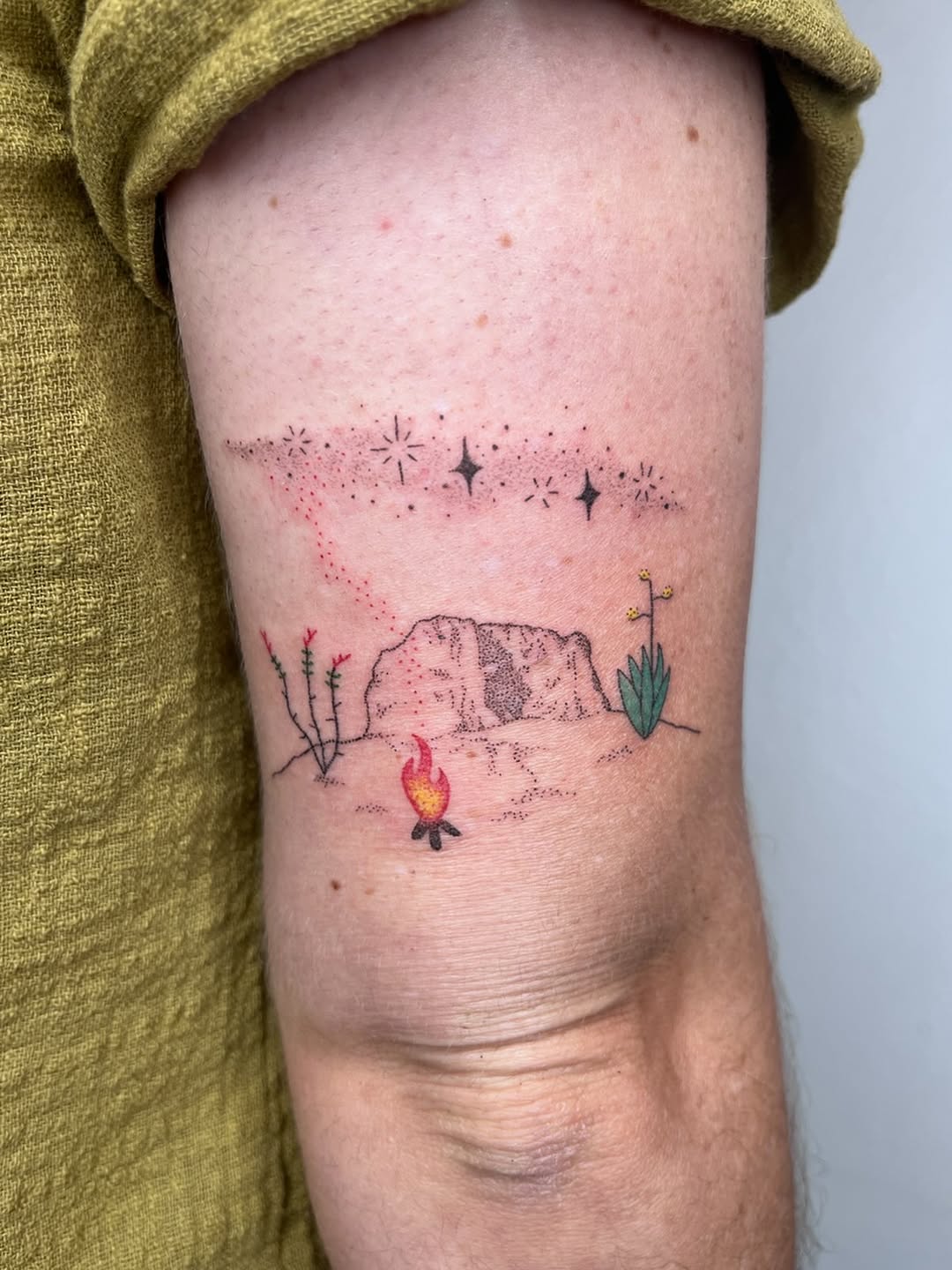 Tattoo by @nattytoos โ dotwork