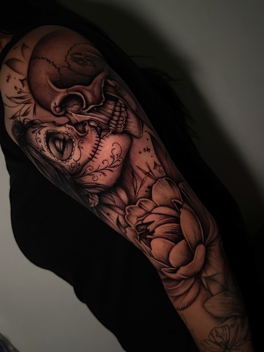 Tattoo by @moni.ca_tattoos โ black_and_grey, realism