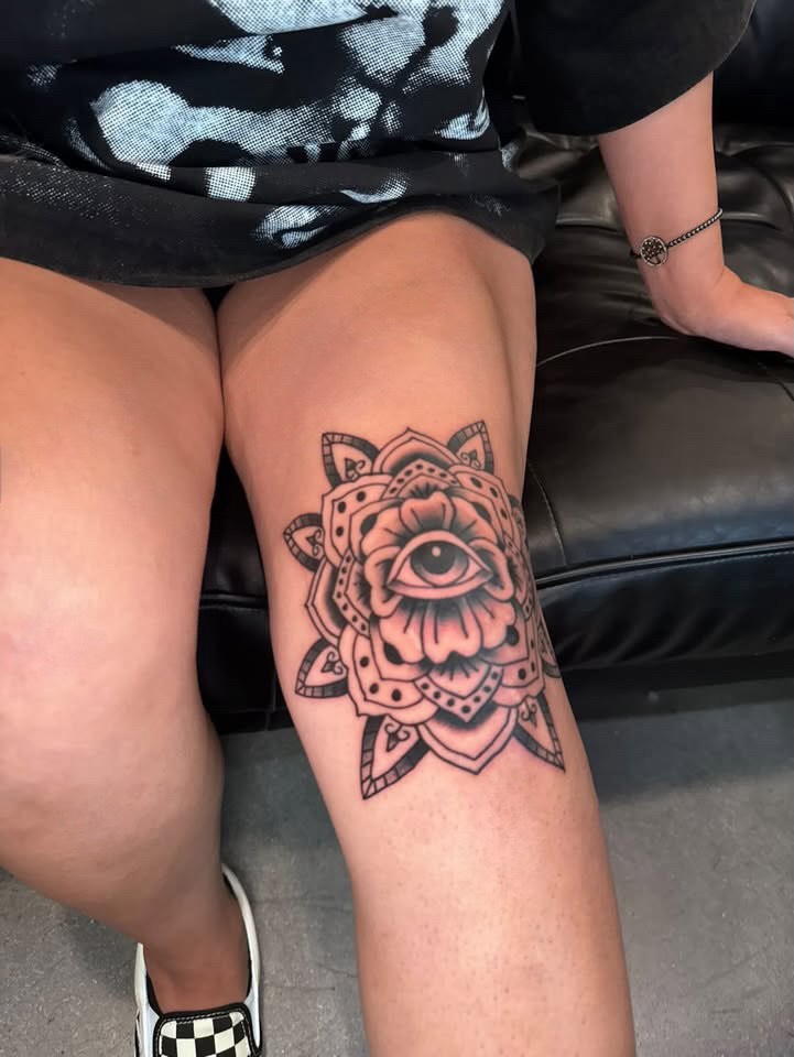 Tattoo by @q_tat2 — geometric, black_and_grey