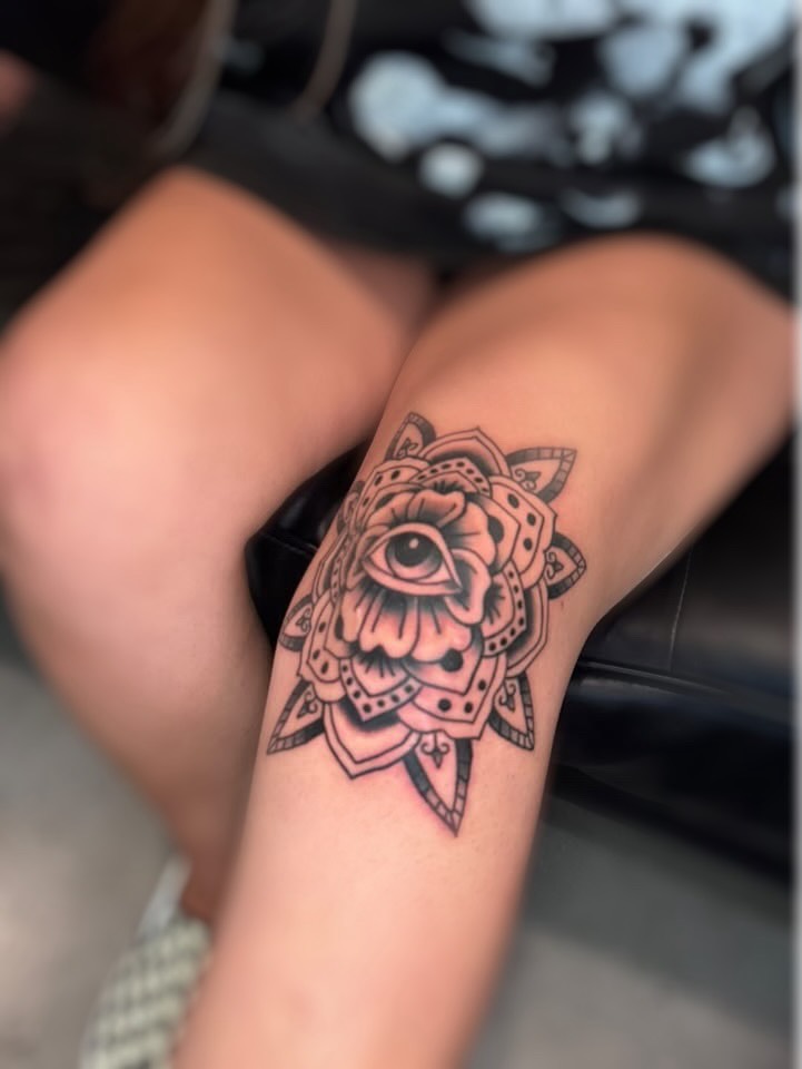 Tattoo by @q_tat2 — geometric, black_and_grey