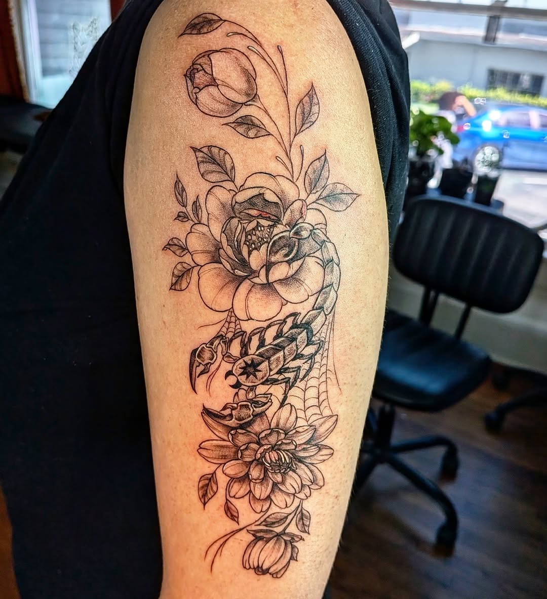 Tattoo by @maevemaniaart — black_and_grey