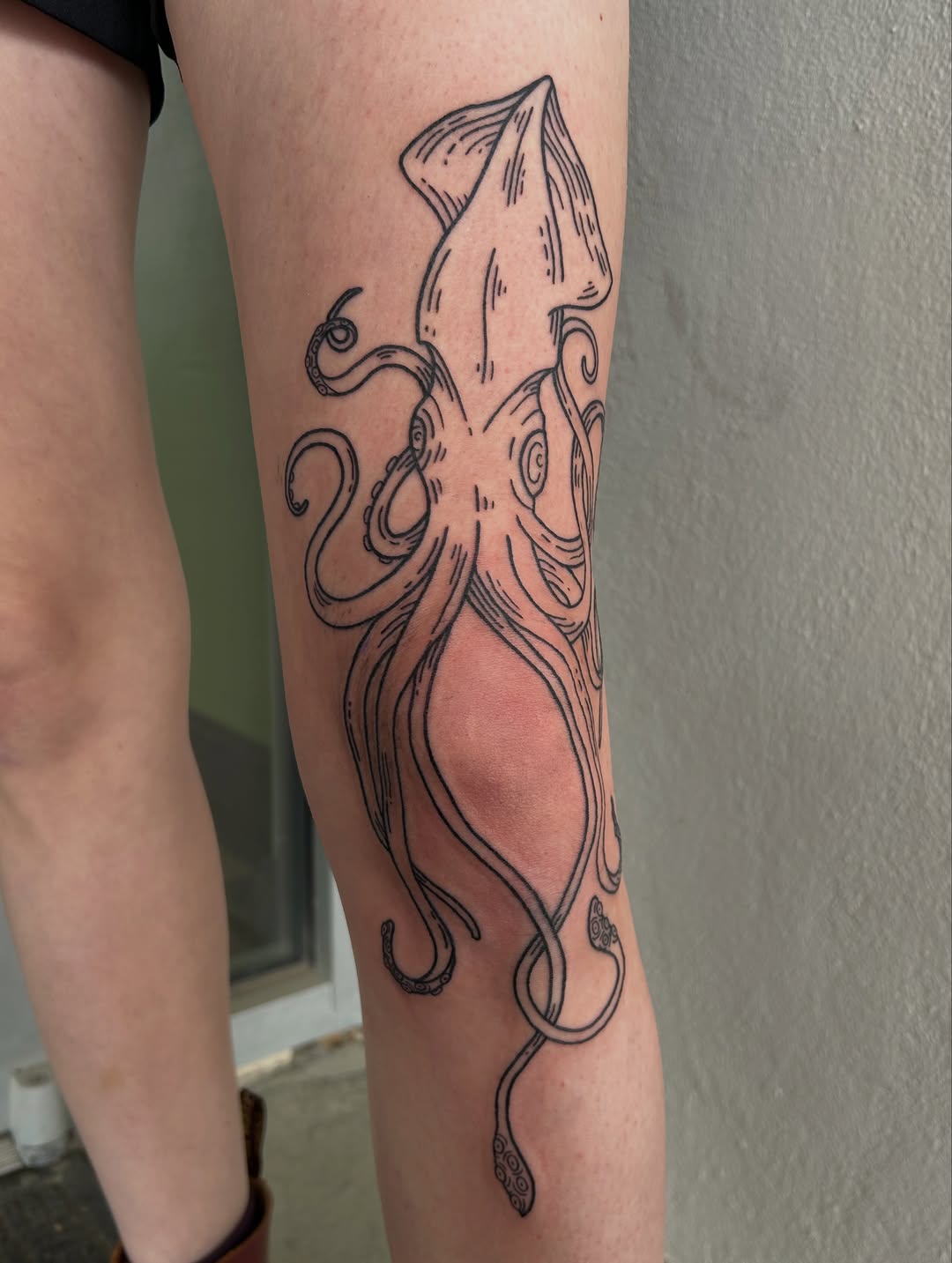Tattoo by @stabbing_strawberries โ fine_line