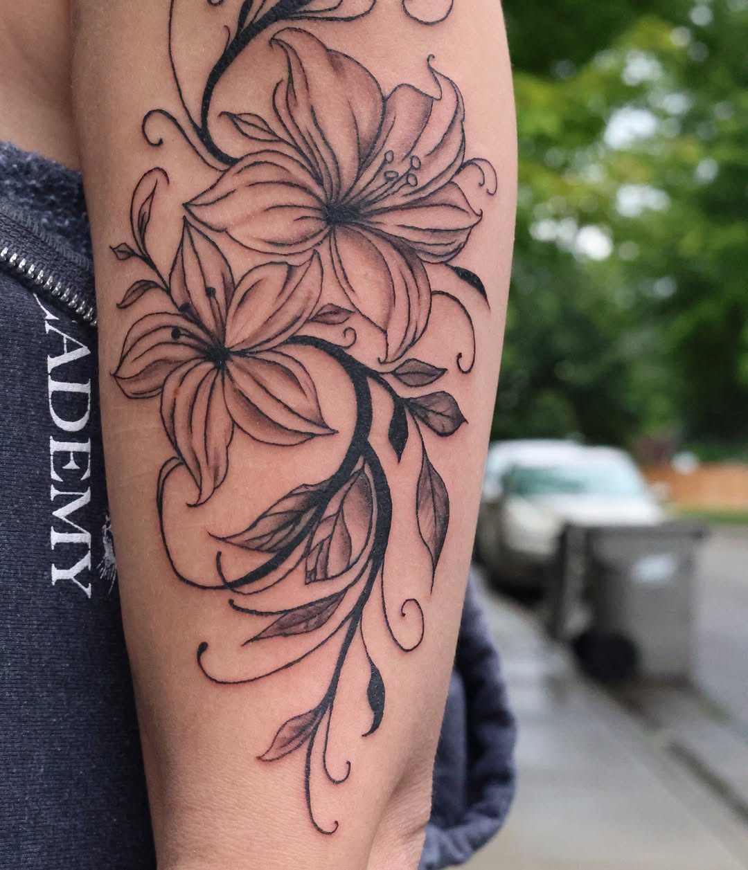 Tattoo by @loui_lays_ink — fine_line, black_and_grey