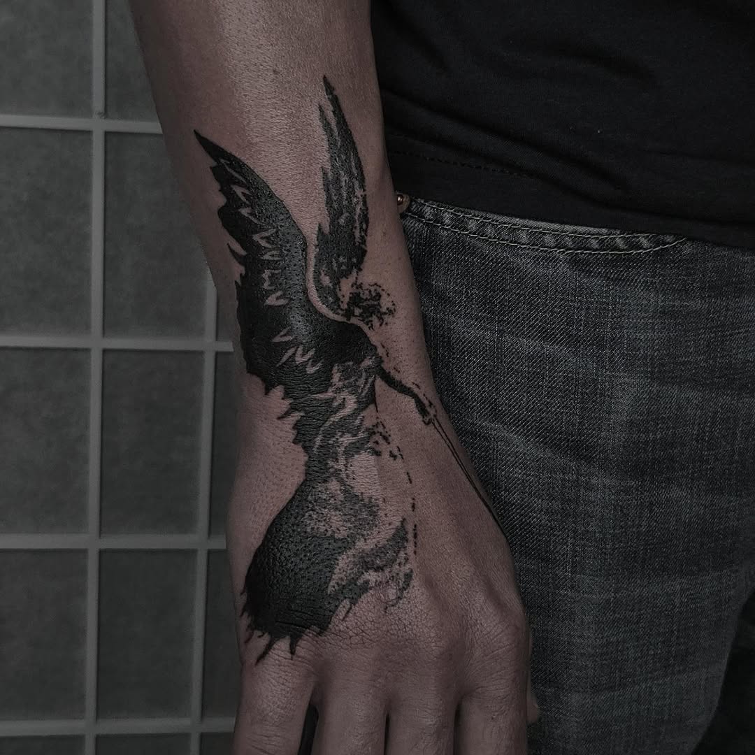 Tattoo by @mach1ne___ β blackwork