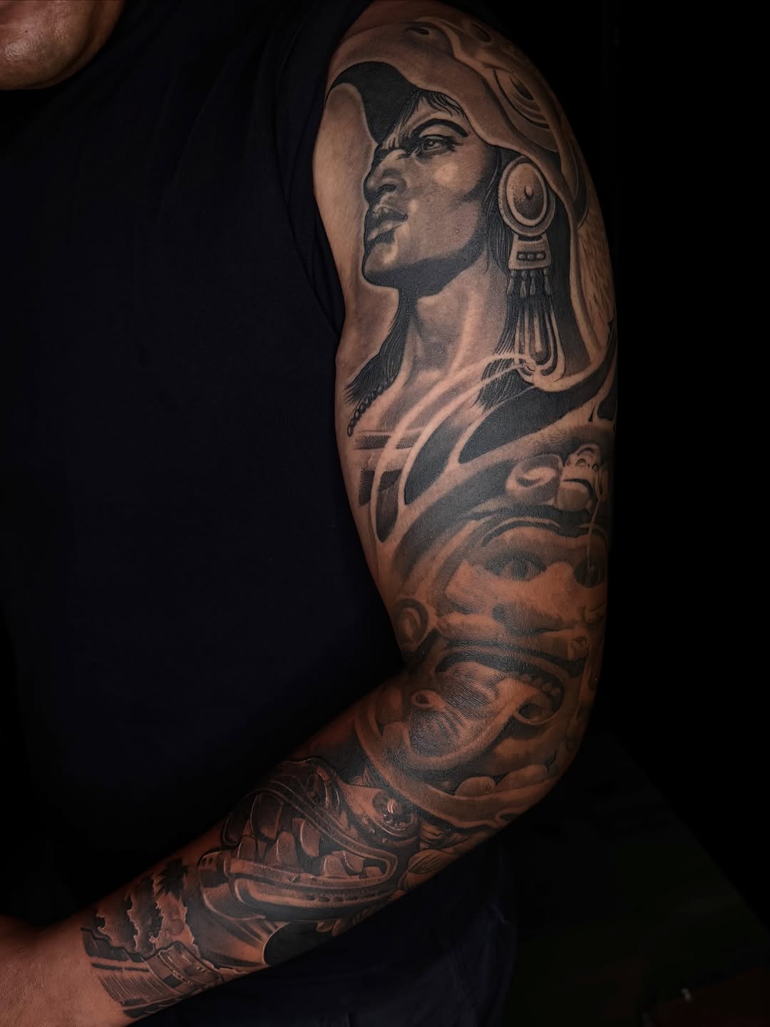 Tattoo by @dmisetattoos โ black_and_grey, realism