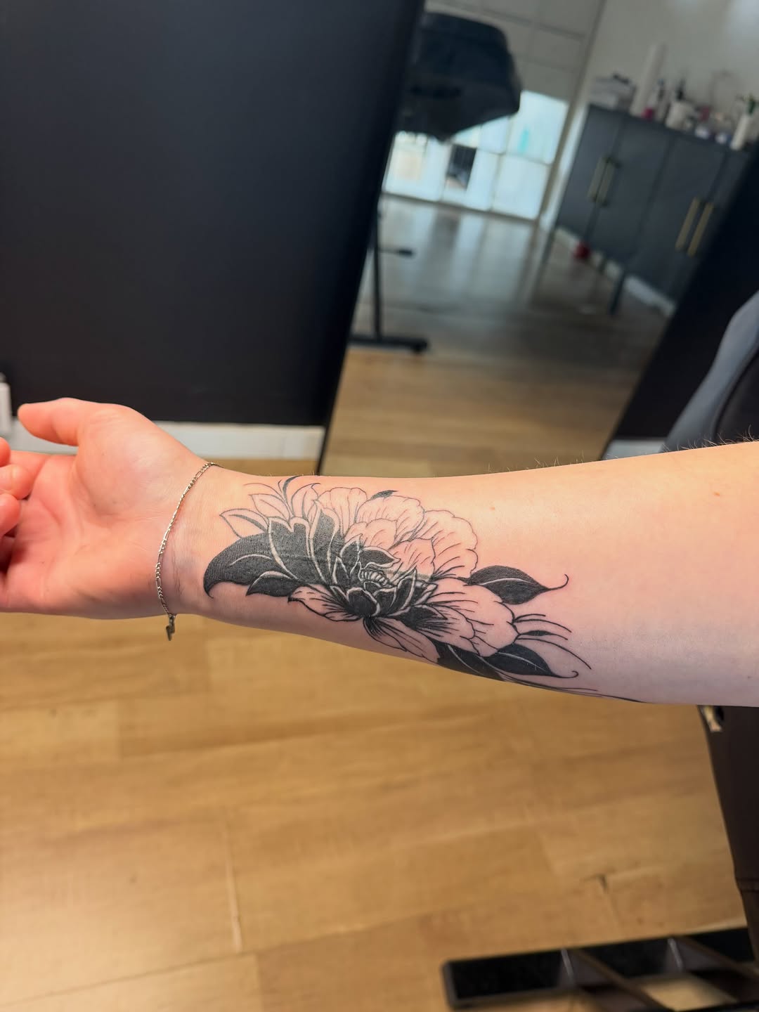 Tattoo by @tolzinink — black_and_grey