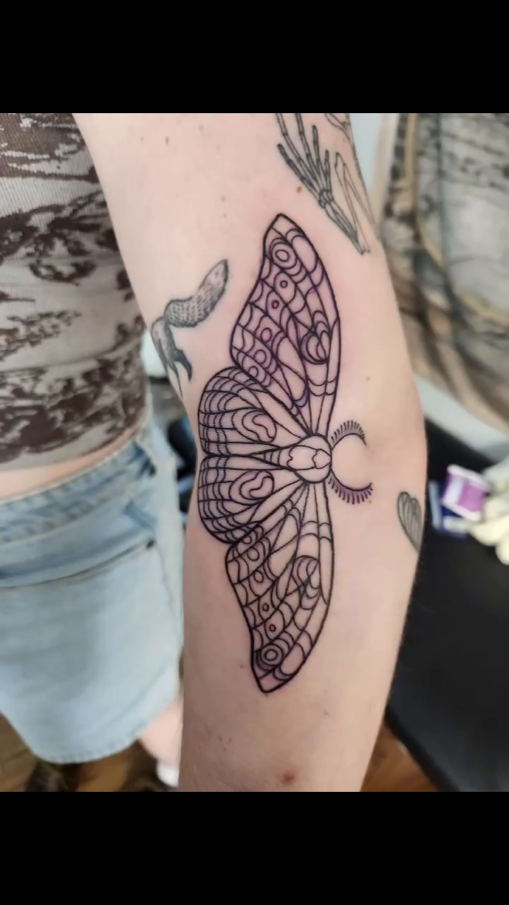Tattoo by @captain.slug โ fine_line, black_and_grey