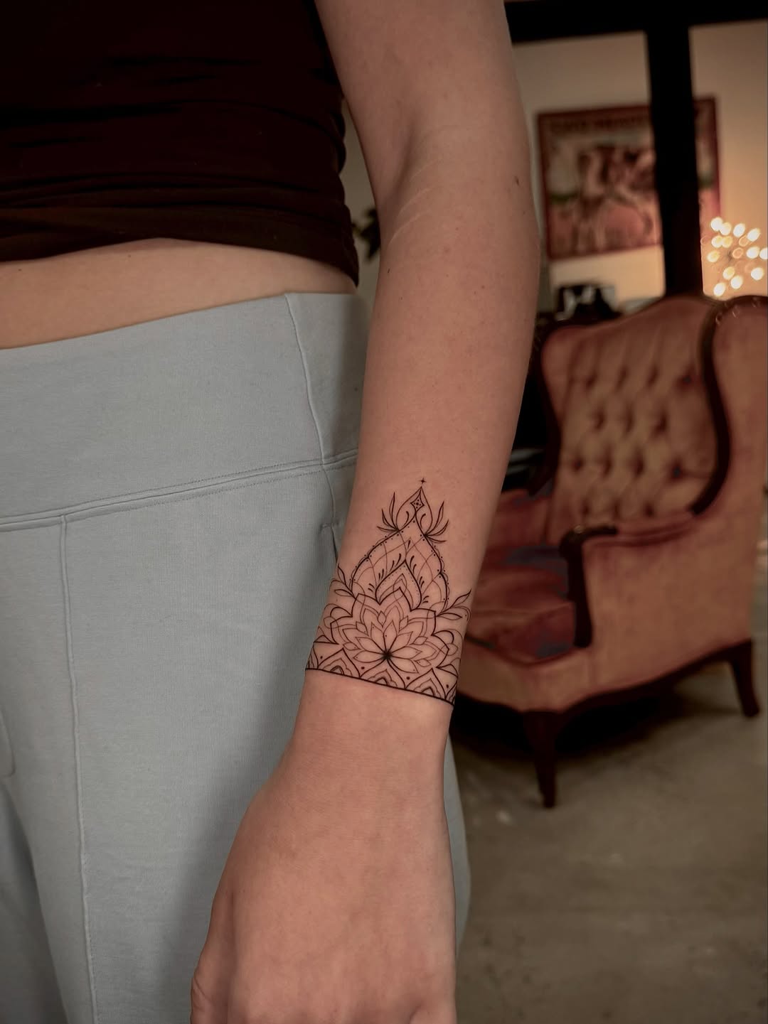 Tattoo by @tattoowithli — fine_line, ornamental