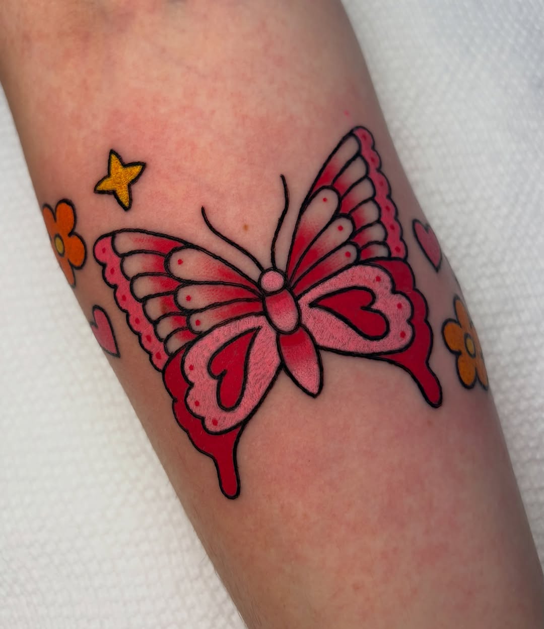 Tattoo by @alenamcdarling — new_school, illustrative