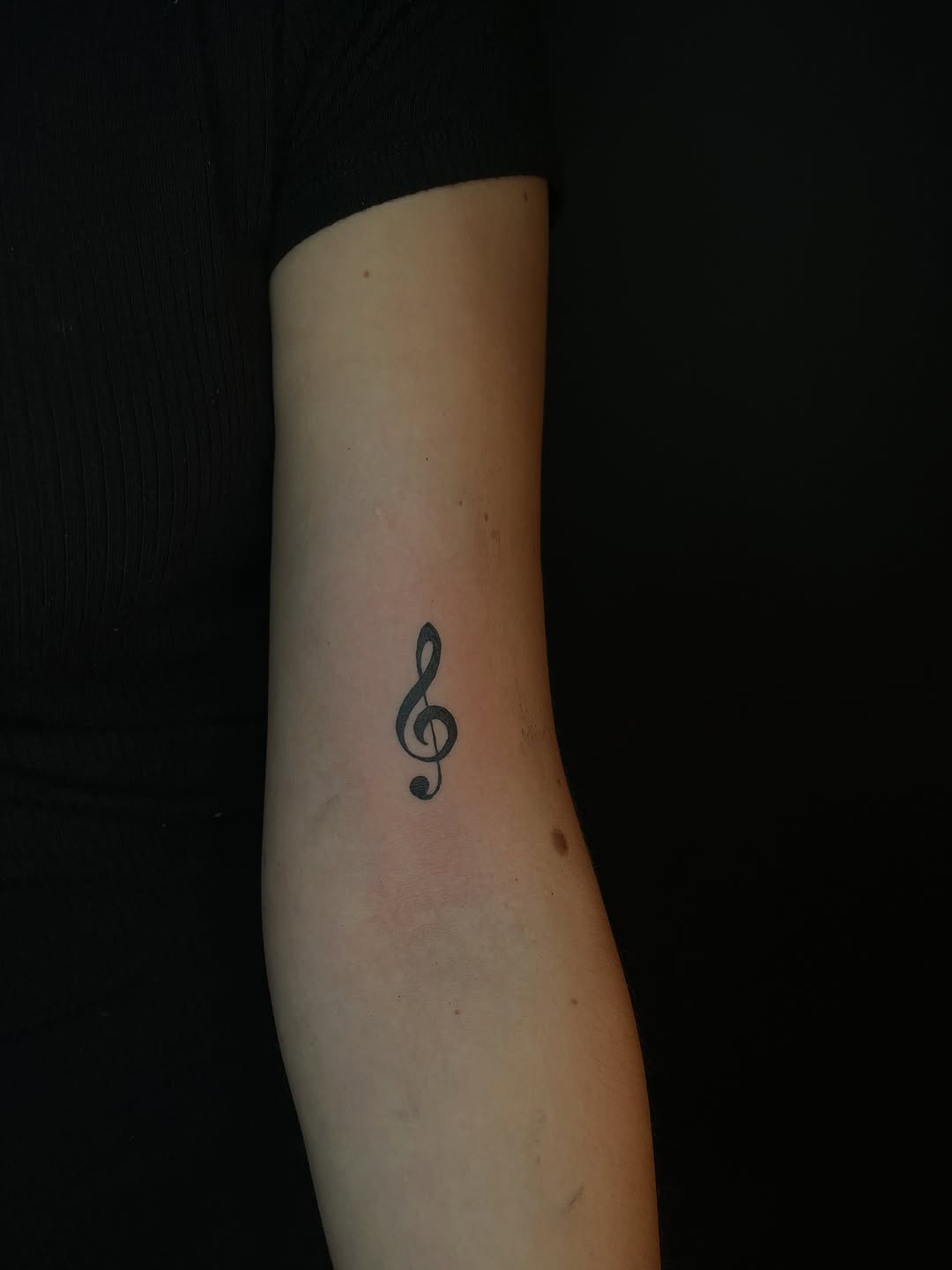 Tattoo by @juji.tattoos — fine_line