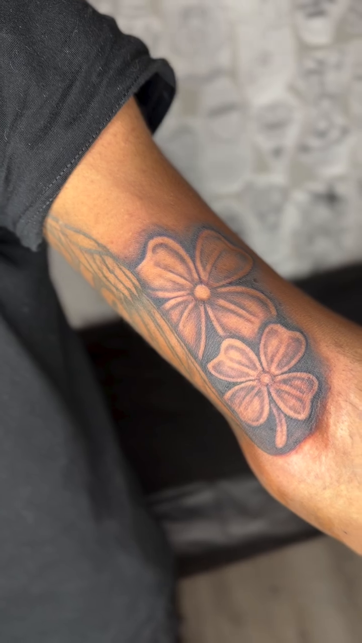 Tattoo by @jvy_den — fine_line, black_and_grey