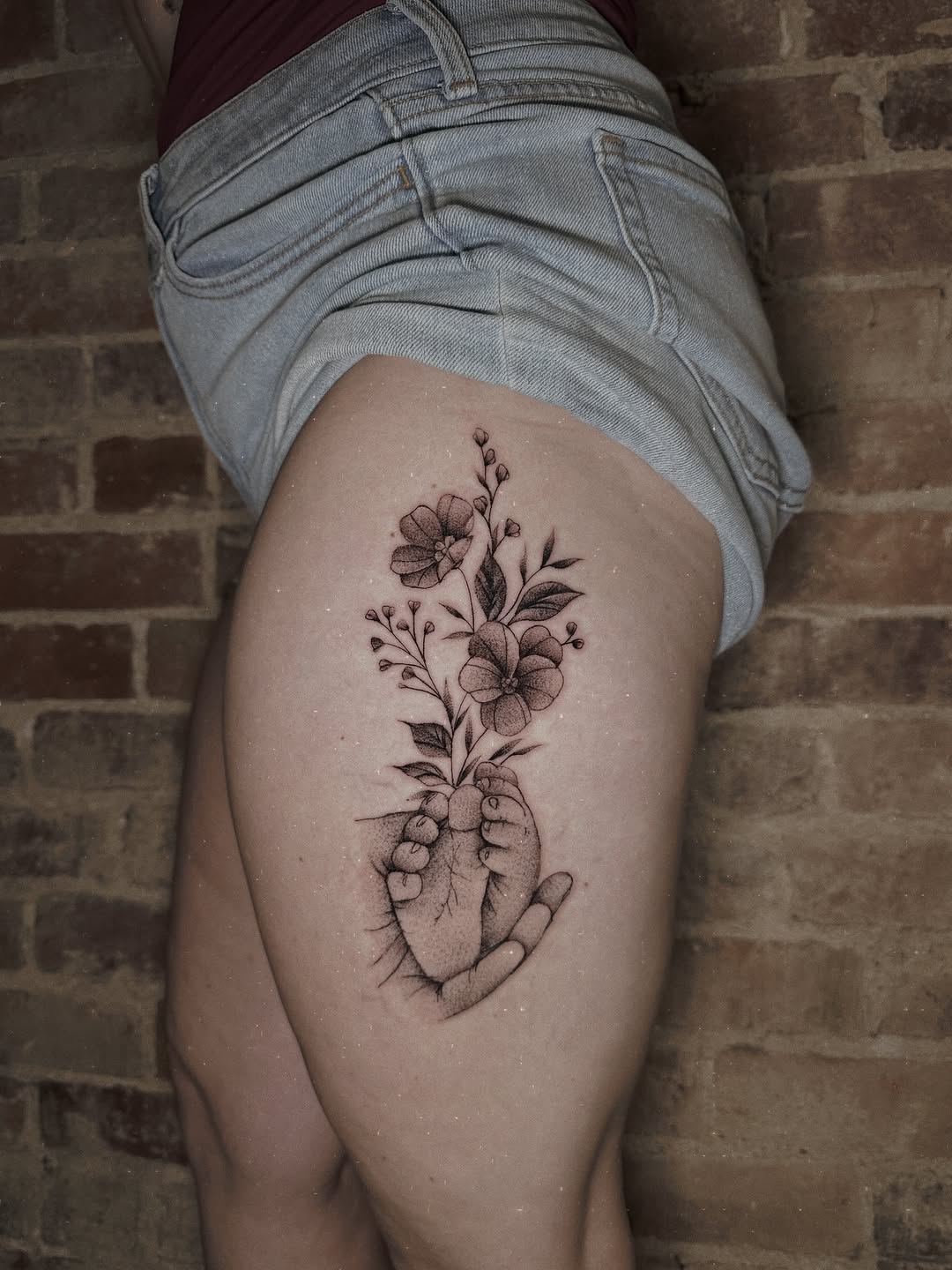 Tattoo by @elizahbethhdesigns โ fine_line