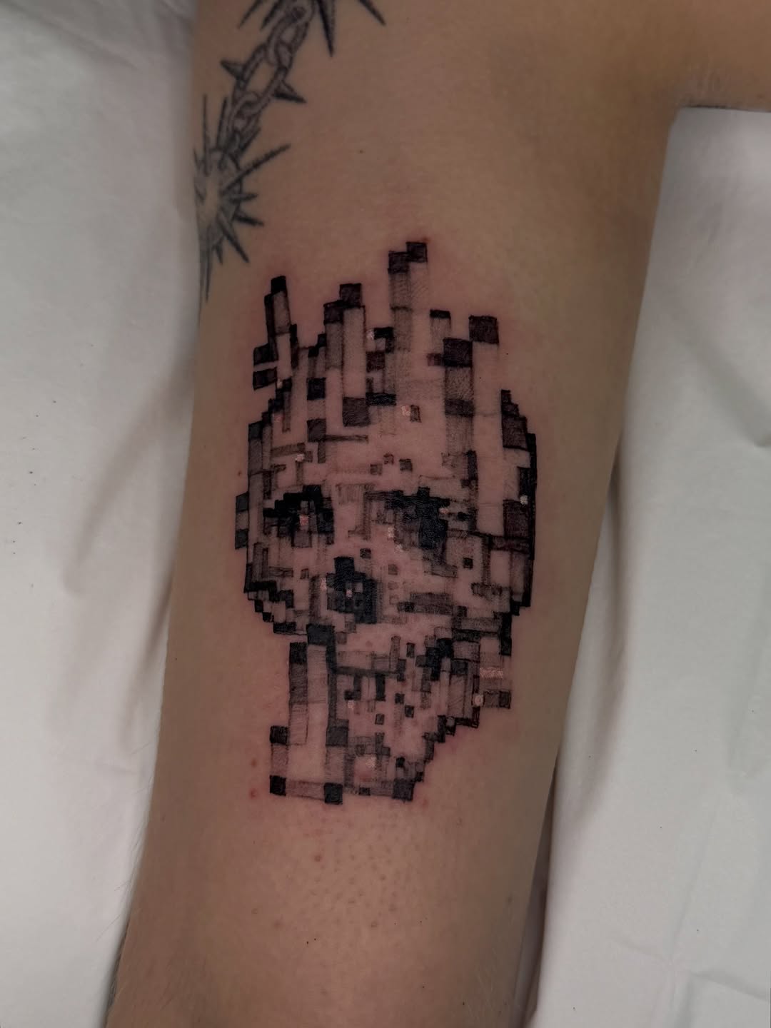 Tattoo by @hexhalle — geometric, illustrative