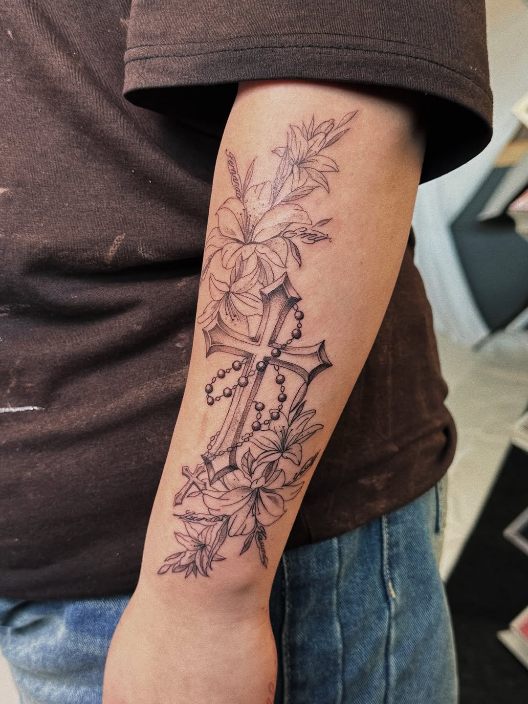 Tattoo by @artpavt — fine_line, illustrative