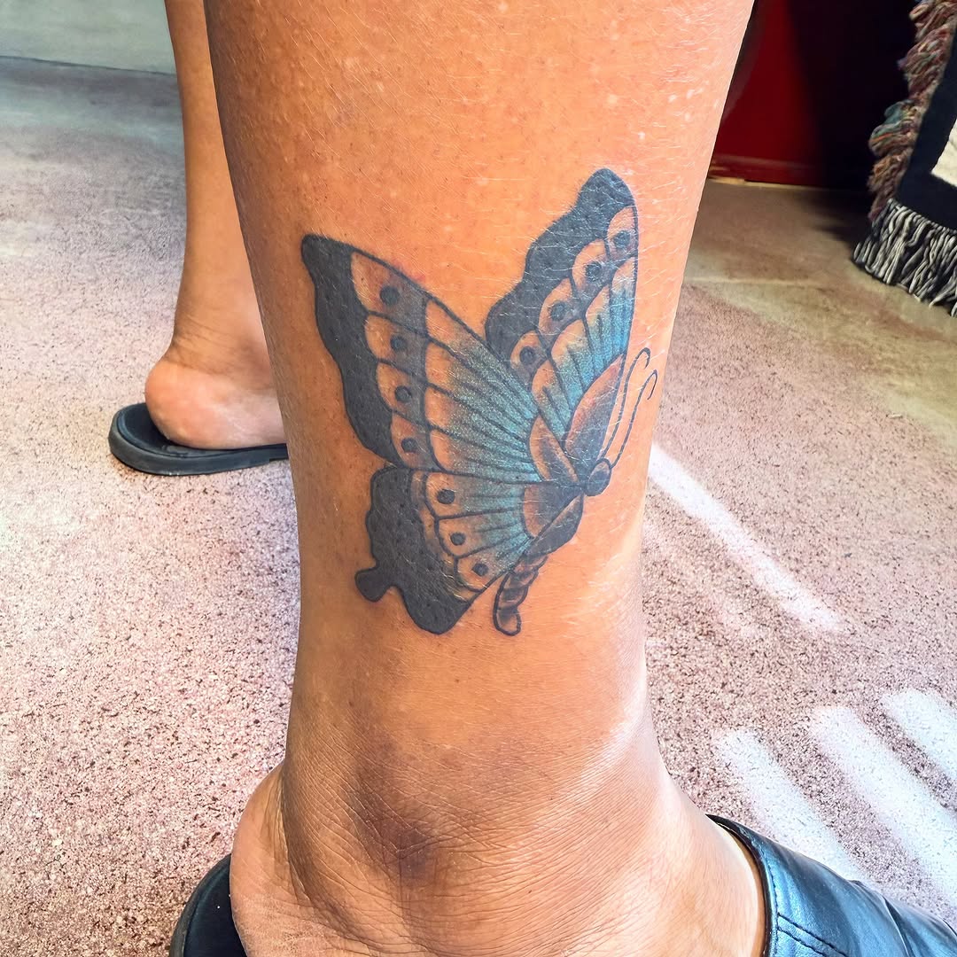 Tattoo by @spencerecoco — realism, black_and_grey