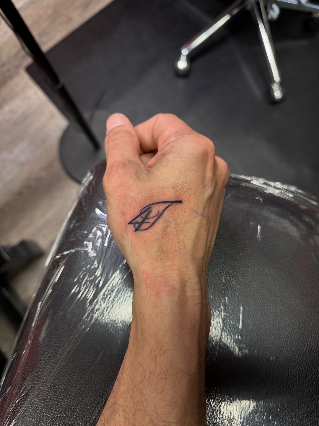 Tattoo by @rylandtattoos — fine_line, minimalist