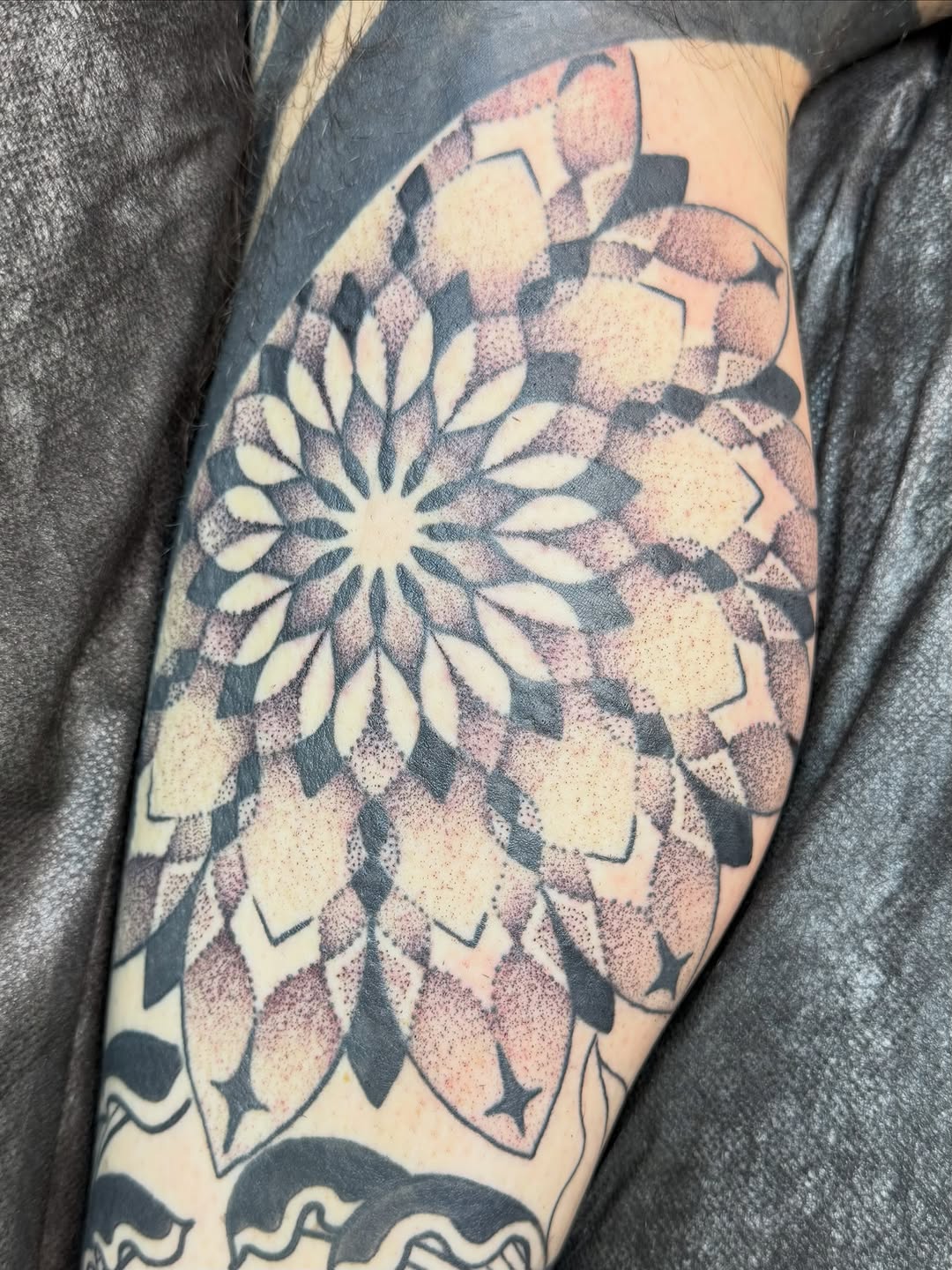 Tattoo by @bodyartbyali β dotwork, geometric