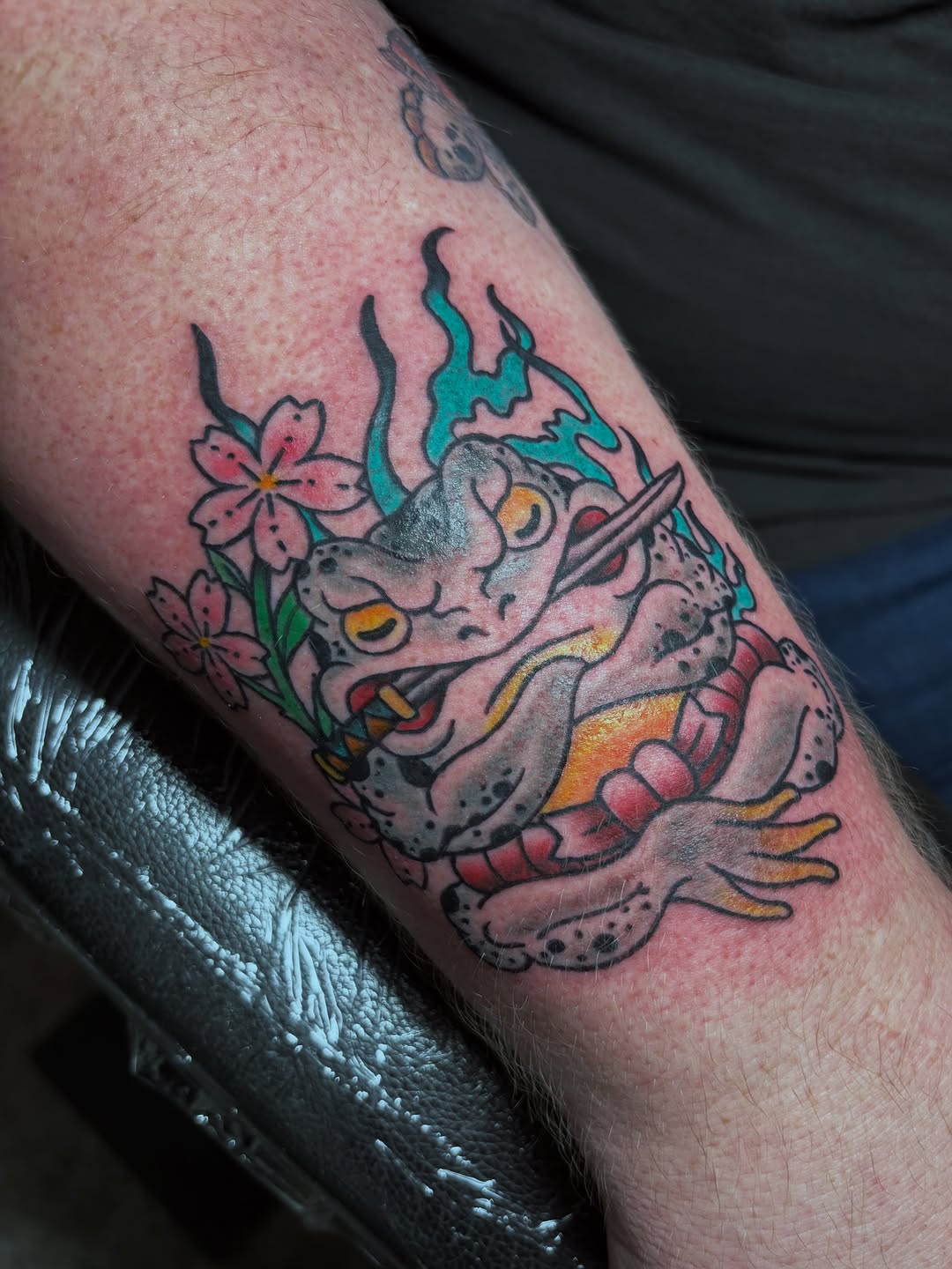 Tattoo by @tatsbybaby — japanese_irezumi, american_traditional