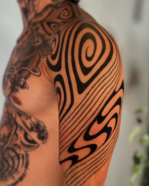 Tattoo by @katnoirink โ blackwork, geometric