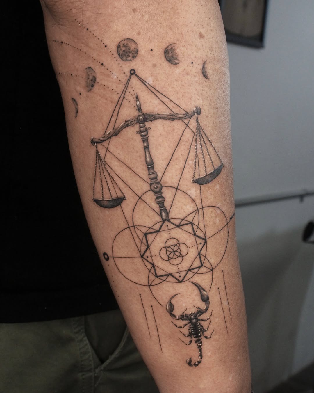 Tattoo by @ej.mireu_ink — geometric, black_and_grey