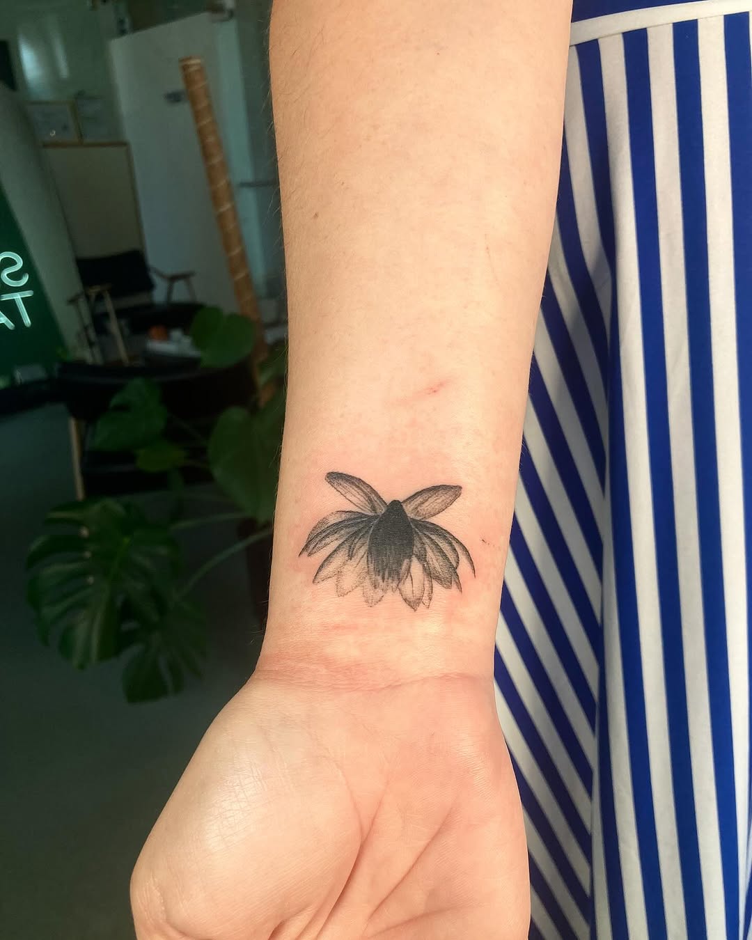 Tattoo by @clownstoothh — black_and_grey