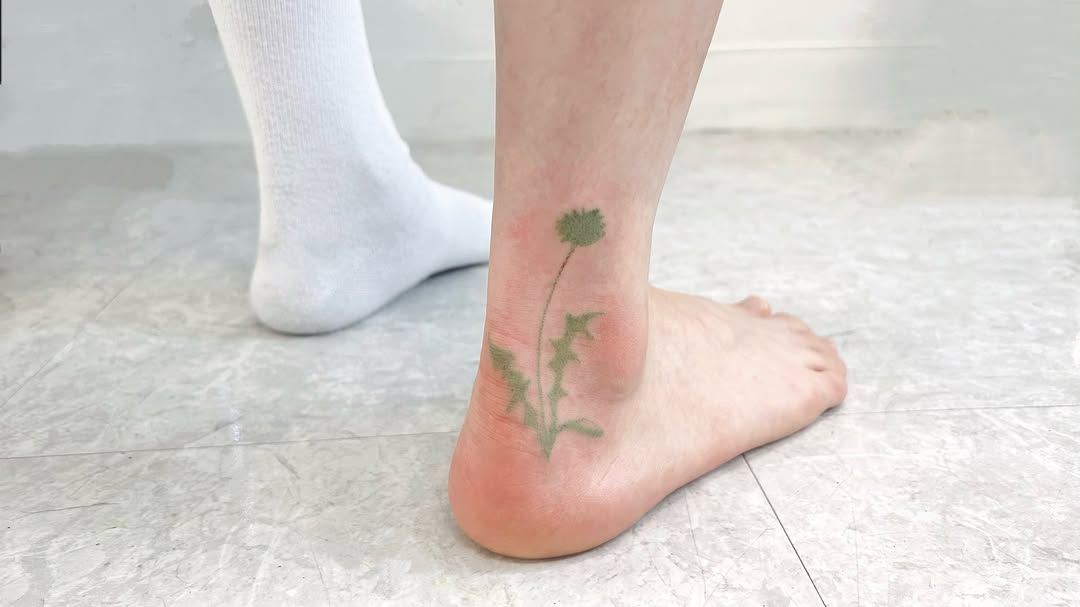 Tattoo by @grnplumr — minimalist