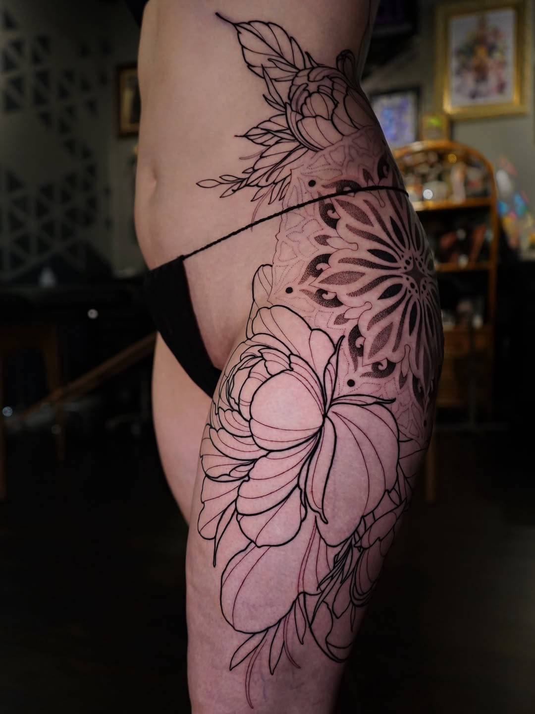 Tattoo by @hxc.tattoos — illustrative, blackwork