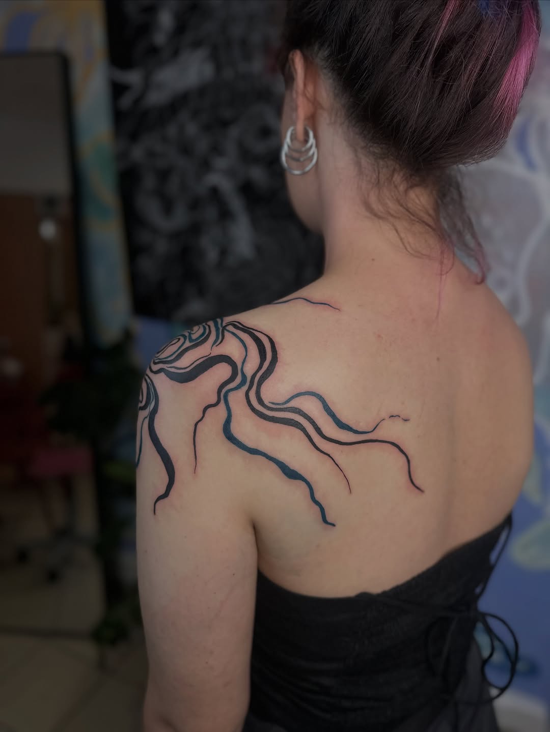Tattoo by @kyklothymia — blackwork