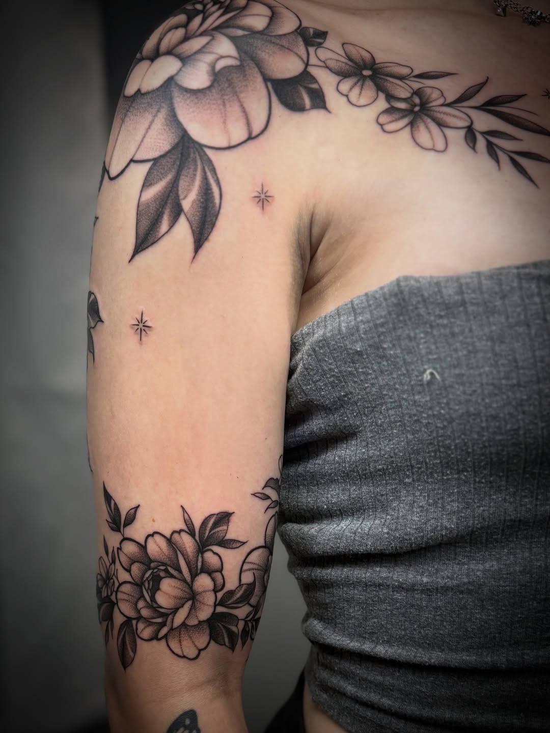 Tattoo by @llanotattooart — black_and_grey, dotwork