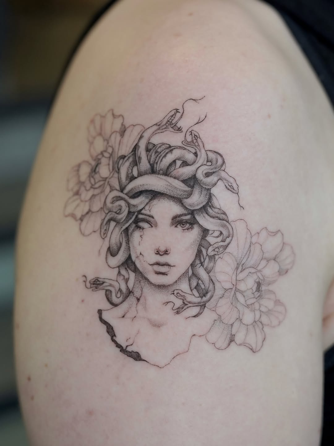 Tattoo by @julsietattoos — fine_line