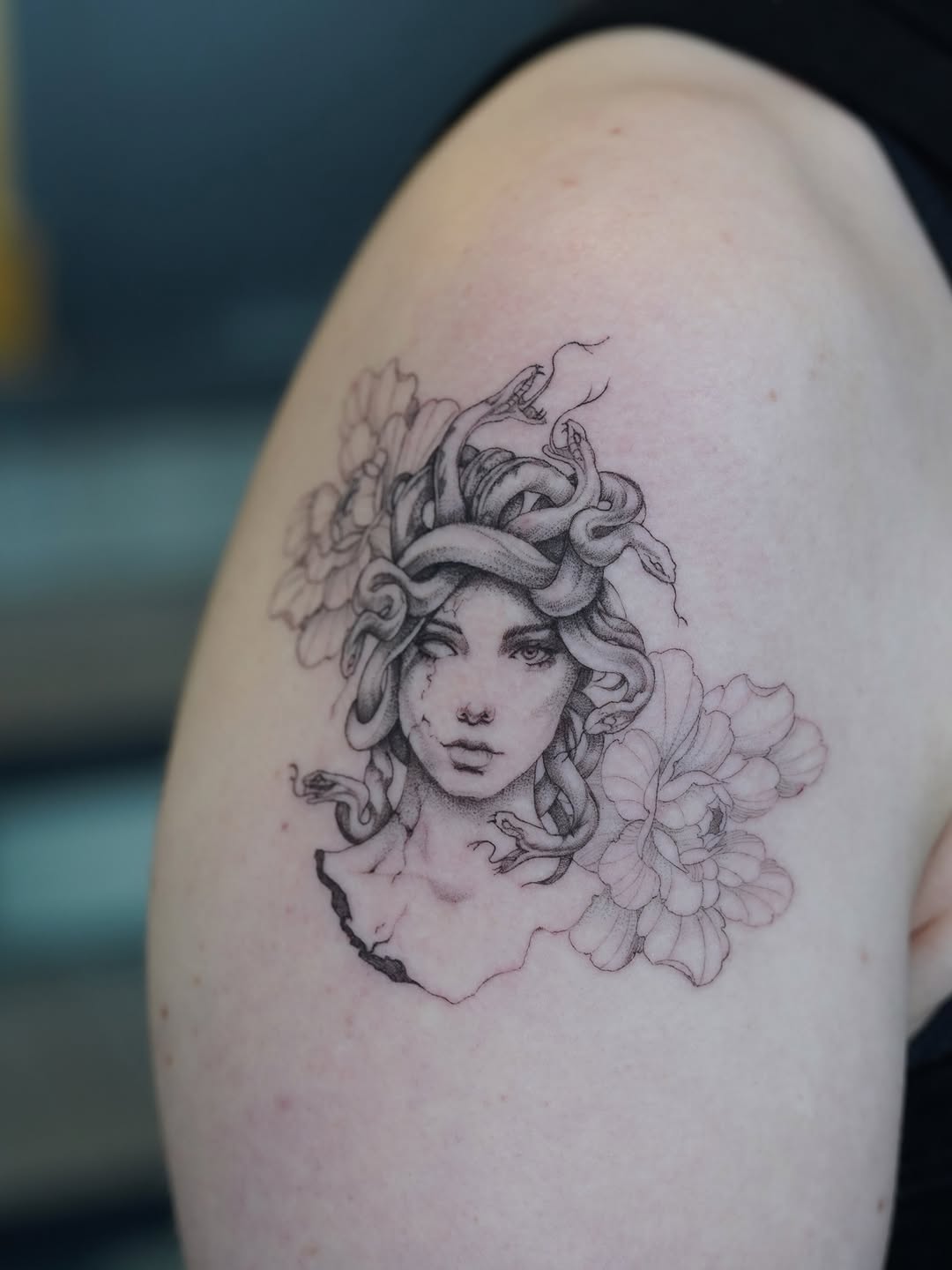 Tattoo by @julsietattoos — fine_line, black_and_grey