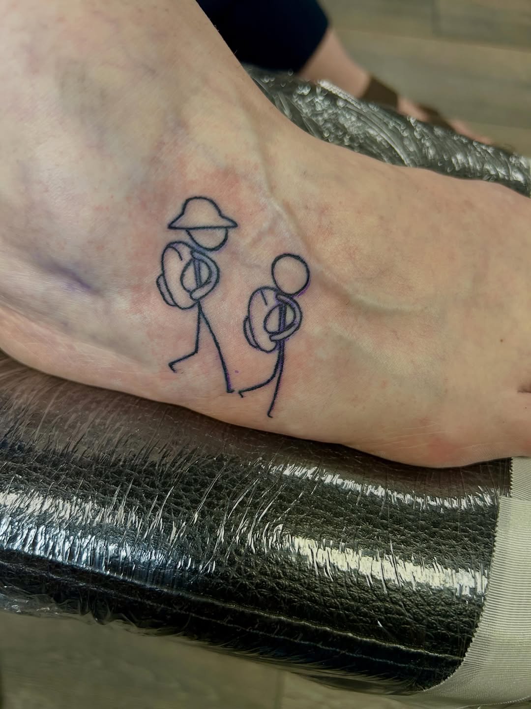 Tattoo by @boylazarustattoo — illustrative, minimalist