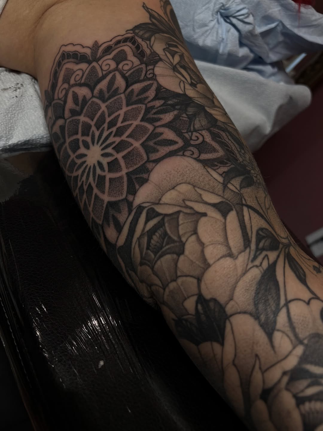 Tattoo by @taylorelizabethtattoos β dotwork, black_and_grey
