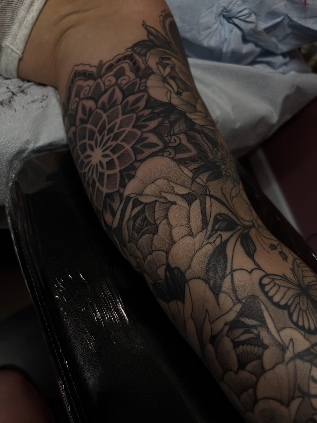 Tattoo by @taylorelizabethtattoos β black_and_grey, ornamental