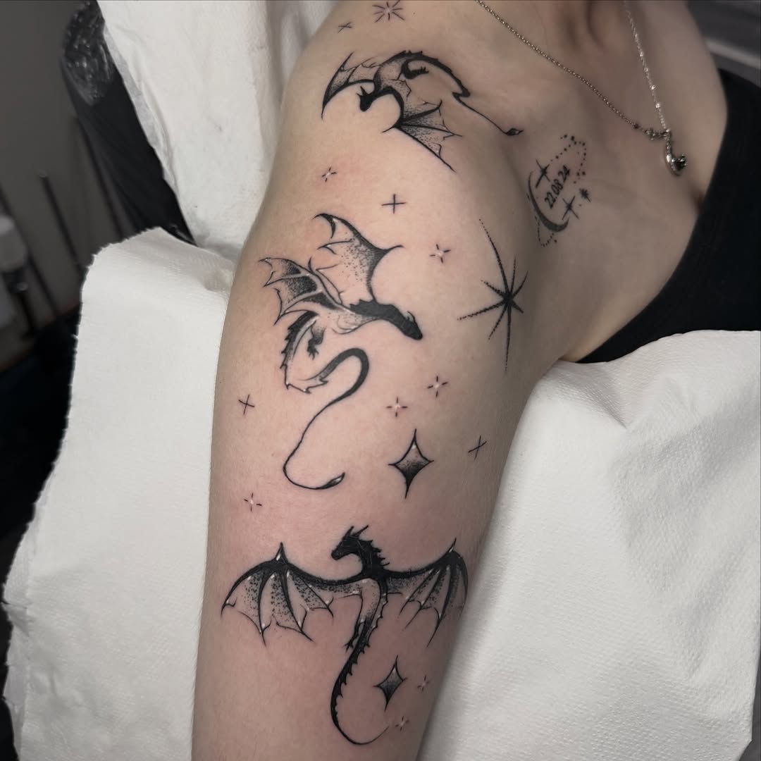 Tattoo by @electricxwarlock โ fine_line