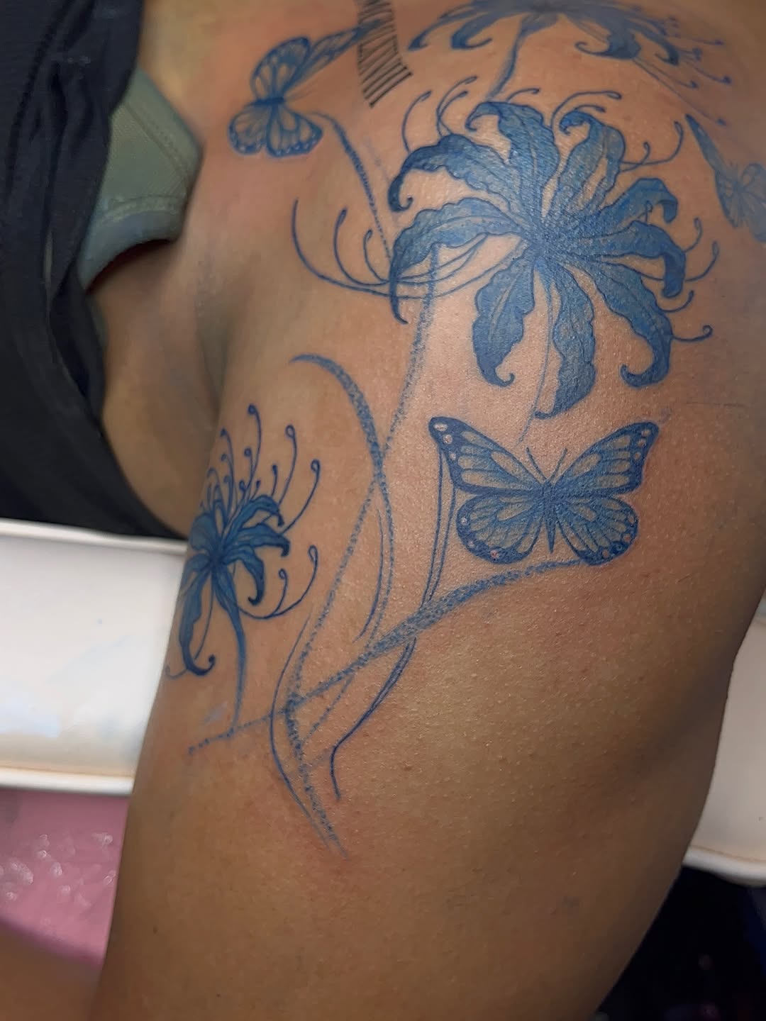 Tattoo by @xlynaeink โ fine_line, black_and_grey